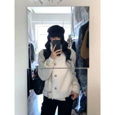 批发巨好看漂亮白色羊羔毛绒短款厚外套女秋冬2025新款流行爆款摇粒绒