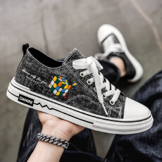 批发2026春夏季时尚休闲鞋帆布鞋男士透气<b class='q'>百搭</b>经典运动风板鞋舒适<b class='q'>男鞋</b>