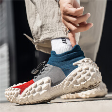 批发新款飞织网面运动鞋男款厚底防滑耐磨透气休闲跑步鞋时尚运动潮鞋