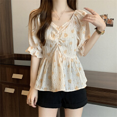 批发实拍大码女装2026夏季新款方领<b class='q'>碎花</b>褶皱雪纺女中袖露锁骨甜美<b class='q'>上衣</b>