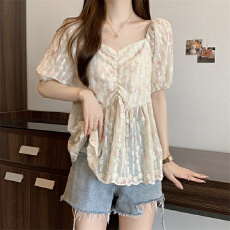 批发实拍大码女装2026夏季新款方领<b class='q'>碎花</b>褶皱雪纺女中袖露锁骨甜美<b class='q'>上衣</b>