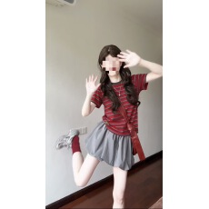 批发2026超火早春一整套韩系时尚高级感红色条纹短袖t恤半身<b class='q'>裙</b>套装女