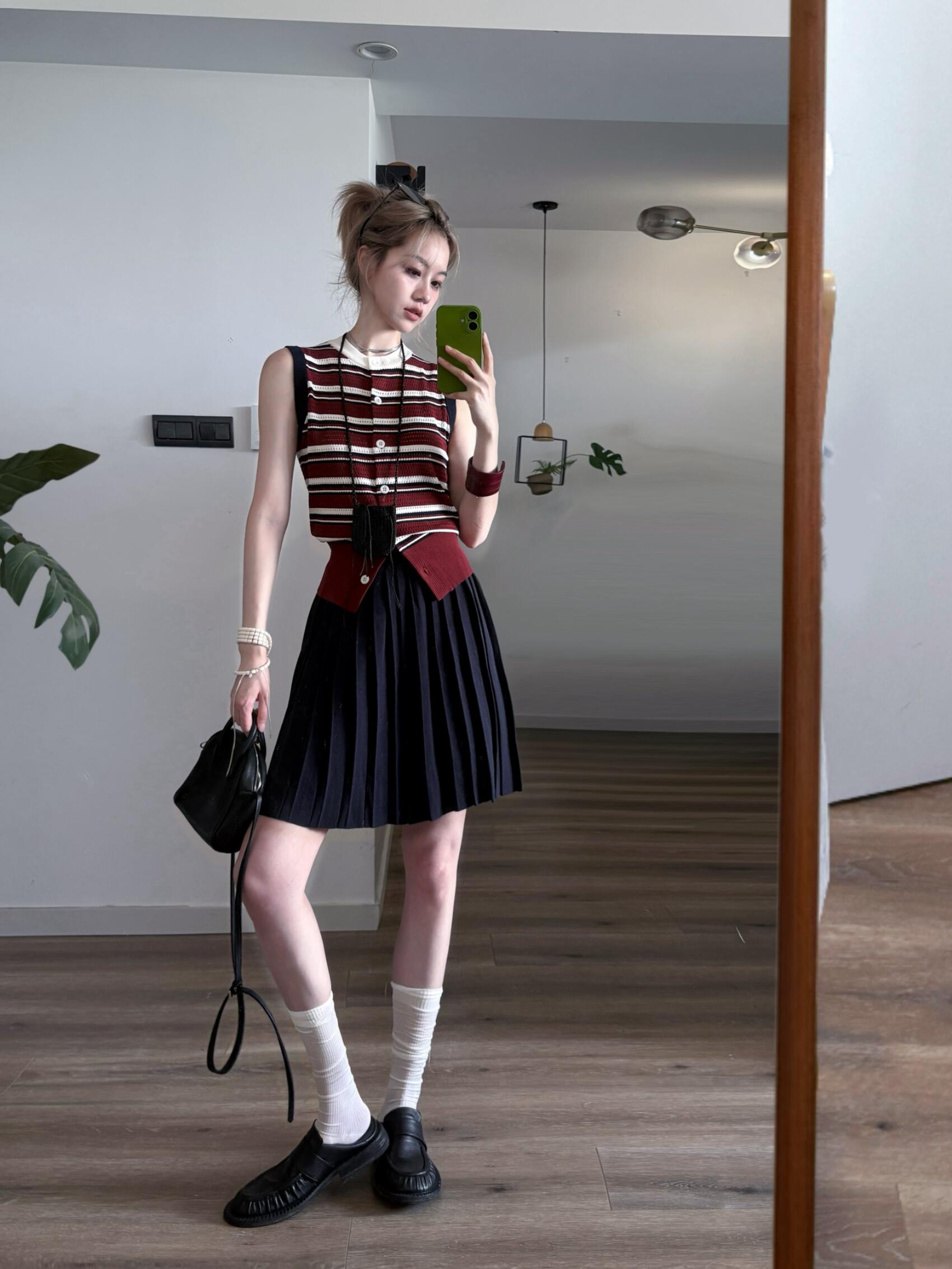 한 부서 아름다운 배색 스트라이프 홀로우 아웃 캐미솔 여름 외출용 고유 한 아름다운 민소매 니트 베스트 맨위