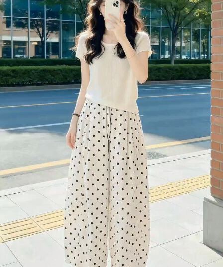 자이언트 잘 생긴 ootd 착용 가져 가라. 전체 집합 2026 새로운 반팔 티셔츠 여성 여름 도트 무늬 와이드 레그 팬츠 투피스 슈트