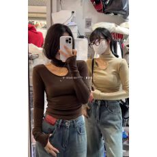 批发德绒春季新款小心机时尚设计感缩褶套头T恤衫百搭长袖上衣女