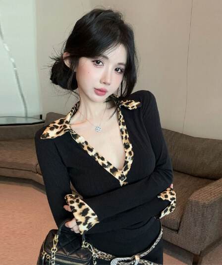 좋은 품질 패션 디자인 센스 레오파드 무늬 패치워크 POLO 칼라 깊은 v 티셔츠 몸매 가꾸기 다용도 맨위 트렌디