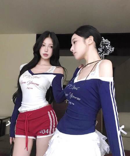 경관 그림 원본 것 알파벳 프린트 V넥 긴팔 티셔츠 한국 스타일 쇼트 스타일 기본 셔츠 맨위