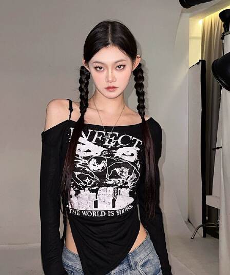 패션 루즈핏 디자인 센스 다용도 개성 레트로 핫걸 오프숄더 얇은 스타일 긴팔 티셔츠 맨위