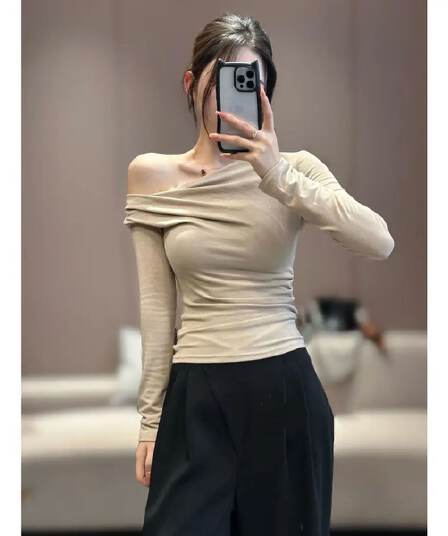 있음 선적 원본 대외 무역 한국 스타일 가을 새로운 흔들다 칼라 비스듬한 어깨 오프숄더 긴팔 티셔츠 여성 기본 셔츠 맨위