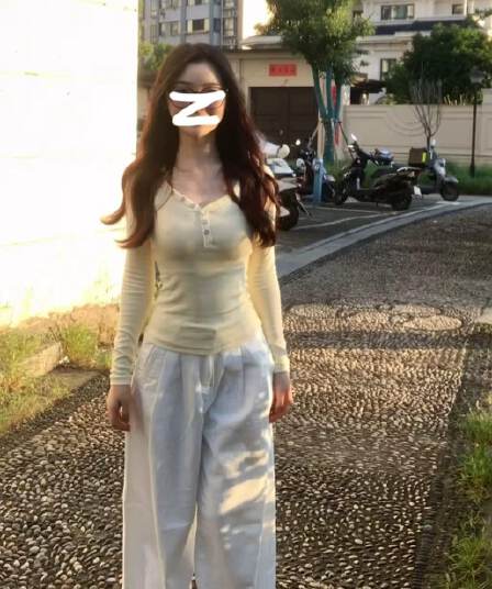 있음 선적 원본 대외 무역 한국 스타일 새로운 V넥 단추 긴팔 티셔츠 가을 긍정적 인 어깨 몸매 가꾸기 맨위