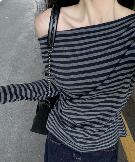 원본 대외 무역 가을 새로운 오프숄더 스트라이프 섹션 긴팔 티셔츠 여성 몸매 가꾸기 비스듬한 어깨
