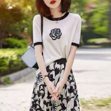 批发夏季新款<b class='q'>山茶花</b>韩版大码宽松冰丝短袖百搭修身显瘦圆领撞色<b class='q'>T</b><b class='q'>恤</b>女