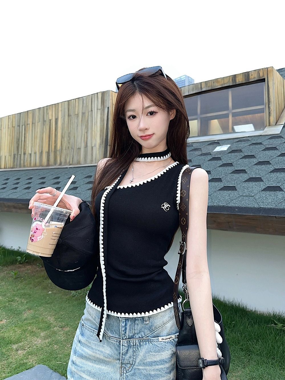 있음 선적 와 사고 방식 달콤한 핫걸 리본 배색 비스듬한 어깨 캐미솔 여름 알파벳 자수 민소매 맨위