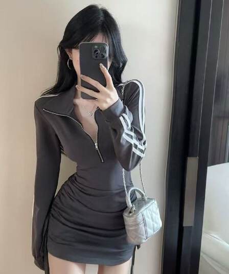 항구 바람 고급 작은 대중 POLO 칼라 지퍼 긴팔 여성 드레스 운동 바람 핫걸 주름 몸매 가꾸기 타이트 스커트