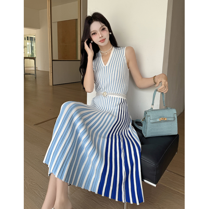 프랑스식 레트로 스트라이프 니트 드레스 여성 의류 품격 V넥 민소매 조끼 길다 치마 고급