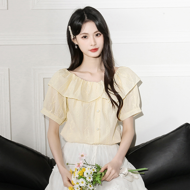 프릴 오프숄더 반팔 여성 셔츠 2026 여름 새로운 디자인 센스 작은 셔츠 패션 외국 가스 쇼트 스타일 맨위