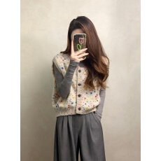 批发2025款巨好看的韩系超好看叠穿米色波点针织毛衣马甲背心女秋<b class='q'>冬</b>季