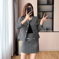 批发实拍<b class='q'>明星</b>同款千金风名媛人字纹小香风外套半身裙套装2025