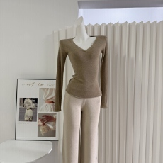 批发Wuuus智秀粉醋酸羊毛<b class='q'>打底</b>衫女冬V领山羊绒T恤长袖<b class='q'>上衣</b>