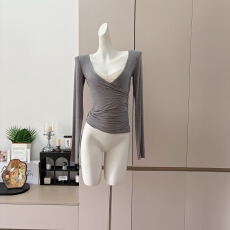 批发盘盘【甜欲勾勾】奶皮系列 交叉<b class='q'>V领</b>褶皱罩衫+蕾丝边吊带