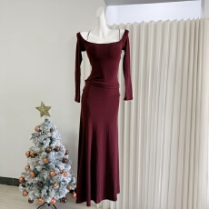 批发Lienni2025软软曲线修身显瘦镂空上衣女高腰显瘦针织半身裙套装