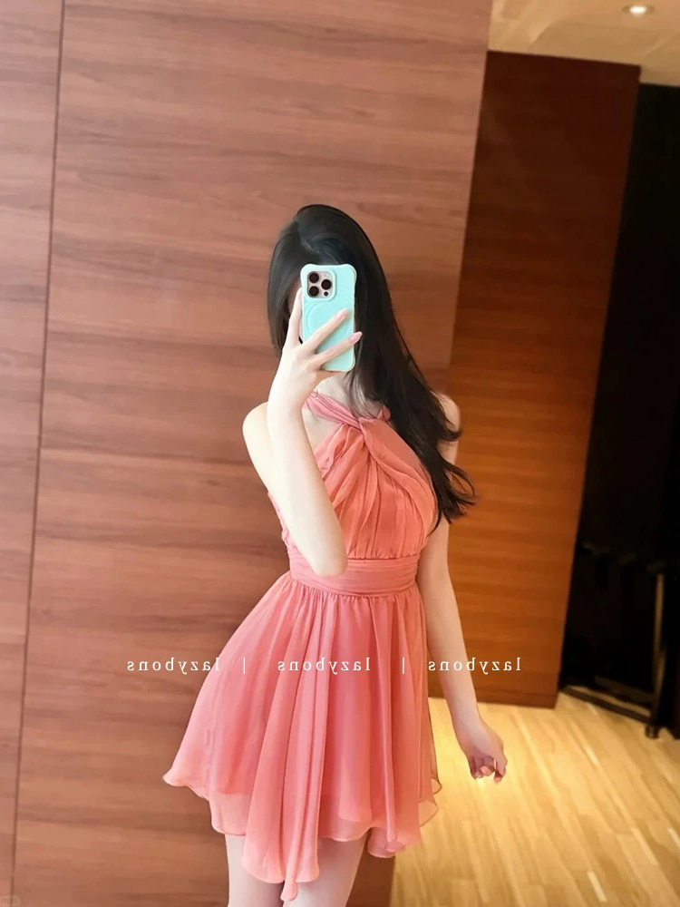 행침 목 여성 드레스 천 골드 명문 여성 고대 조기 센스 주름 비틀림 순수한 욕망 섹시함 허리 수축 슬림해 보이는 불규칙 미니 스커트