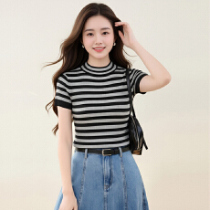 批发气质蓝条纹高圆领短袖针织衫<b class='q'>秋装</b>女2026新款显瘦正肩上衣羊绒衫潮
