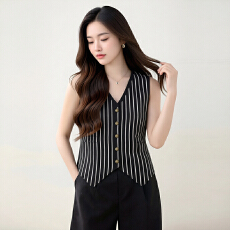 批发复古条纹针织马甲女夏季新款V领单排扣无袖背心百搭修身气质上衣