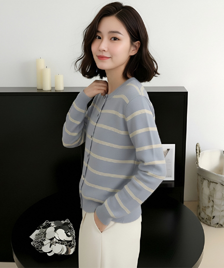 실사 2026 가을 겨울 새로운 여성 의류 긴팔 니트 오픈 가디건 라운드 넥 싱글 줄 버튼 배색 스트라이프 디자인 센스 패션