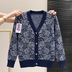 批发手持风实拍复古大码软糯V领<b class='q'>毛衣</b>外套上衣撞色条纹针织开衫女
