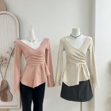 批发白水女 姐姐感 法式v领长袖打底衫&短裤女<b class='q'>秋</b>冬氛围感套组