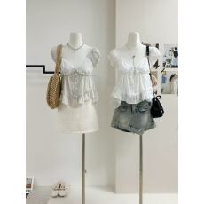 批发板栗可可Bankelili'初代韩女'法式蕾丝v领露背清透荷叶边小衫女春