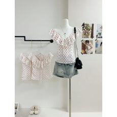 批发8uioio'卡普里波光'红色波点圆领衬衫女春季新款修身显瘦短款上衣