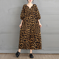 批发2026实拍春夏新款舒适柔软豹纹花V领宽松显瘦气质大码加长<b class='q'>连衣裙</b>