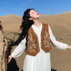 批发民族风度假复古刺绣花马甲背心云南旅游拍照穿搭马夹配裙子上衣
