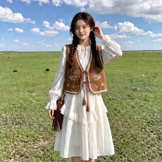 批发新疆民族风复古刺绣花马甲背心云南旅游拍照穿搭马夹配裙子上衣