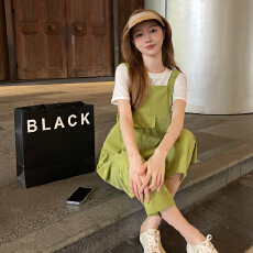 批发绿色工装<b class='q'>背带裤</b>女夏季2026年新款设计感小众小个子宽松直筒阔腿裤