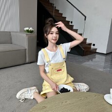 批发多巴胺班服穿搭夏季小个子减龄百搭<b class='q'>休闲</b>黄色小众设计感阔腿背带裤