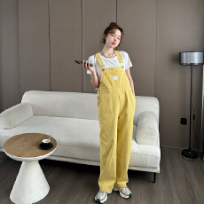 批发多巴胺穿搭黄色背带裤女夏季韩版宽松减龄高腰直筒<b class='q'>阔</b><b class='q'>腿</b><b class='q'>连体裤</b>子