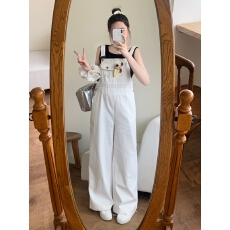 批发粉色多巴胺背带裤女韩版宽松春夏季2026新款高腰直筒阔腿牛仔长裤