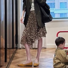 批发复古豹纹不规则裙摆半身裙女2026夏季新款时髦感不撞款气质中长裙