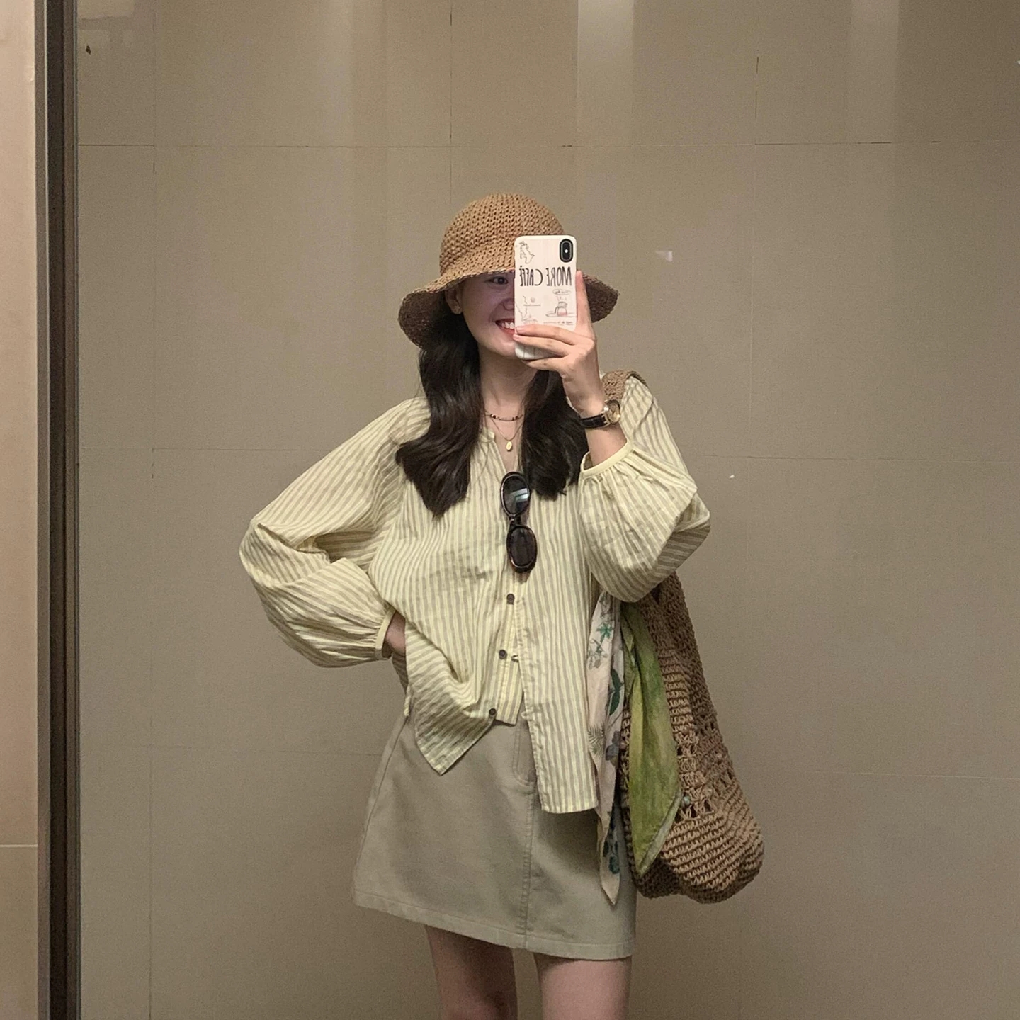 황색 스트라이프 셔츠 여성 2026 봄 가을 한 부서 chic 라운드 넥 벌룬 소매 긴팔 작은 키 루즈핏 맨위