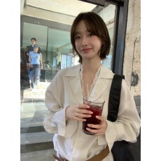 批发现~百搭<b class='q'>甜美</b>西装领单排扣衬衫