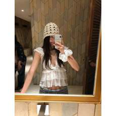 批发韩系博主小众蕾丝v领上衣