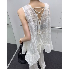 批发已出货～黑白色美背后交叉系带轻薄绣花<b class='q'>背心</b>