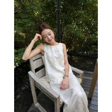 批发韩系精致感绣花波浪边背心+<b class='q'>半身裙</b>套装