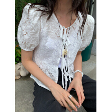 批发韩系蕾丝前系带上衣