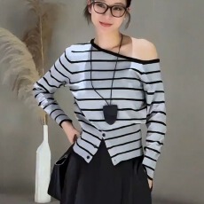 韩系早春穿搭条纹斜肩长袖针织衫女装2026新款巨好看轻熟露肩上衣