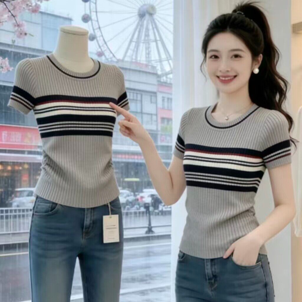 라운드 넥 배색 측면 니트 반팔 여성 2026 여름 몸매 가꾸기 출퇴근 바람 작은 대중 디자인 센스 연령 감소 다용도 맨위