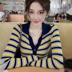 批发美式复古撞色条纹针织打底衫女内搭设计感秋冬季修身<b class='q'>长袖</b>正肩上衣